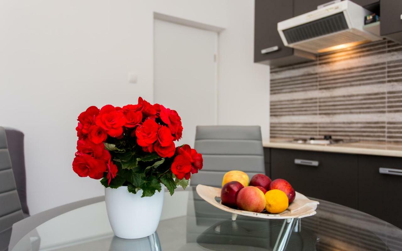 Apartment Mimi Draga Bašćanska 外观 照片